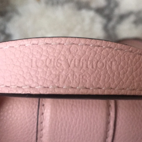 JS: Louis Vuitton Clapton Magnolia Backpack - Picture 3 of 8
